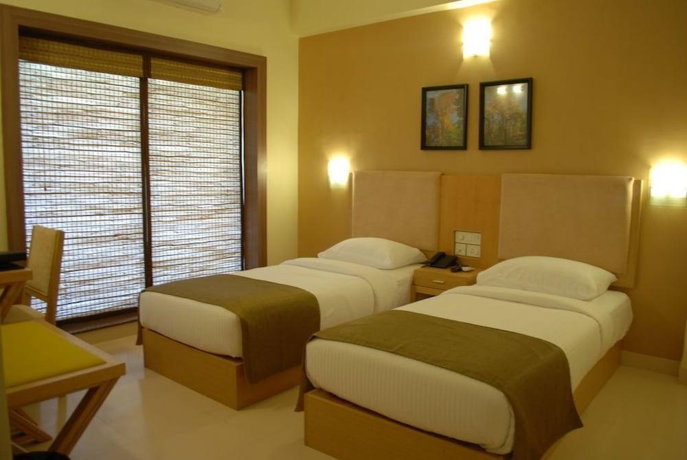 Sandalwood Hotel & Suites Santa Cruz Εξωτερικό φωτογραφία