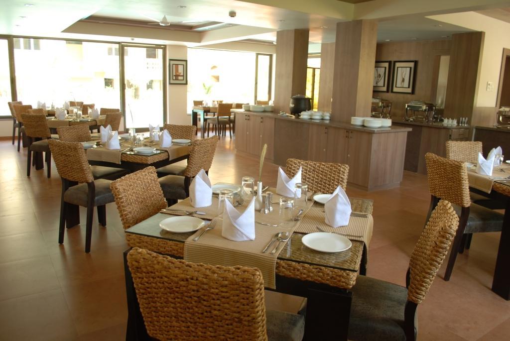 Sandalwood Hotel & Suites Santa Cruz Εξωτερικό φωτογραφία
