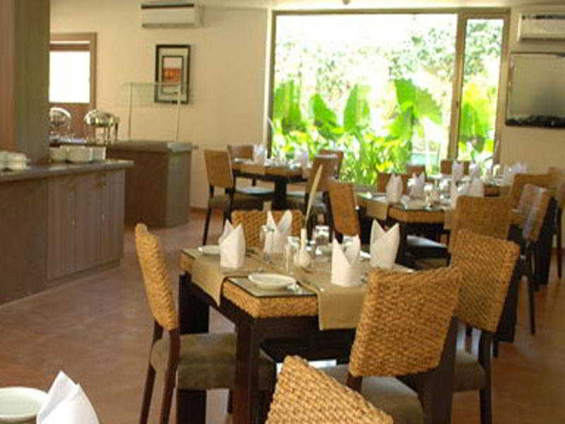 Sandalwood Hotel & Suites Santa Cruz Εξωτερικό φωτογραφία